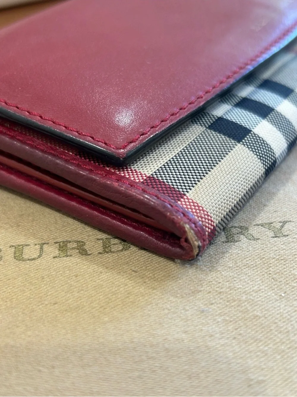 Burberry Horseferry Check Porter Wallet All Inclusive COA